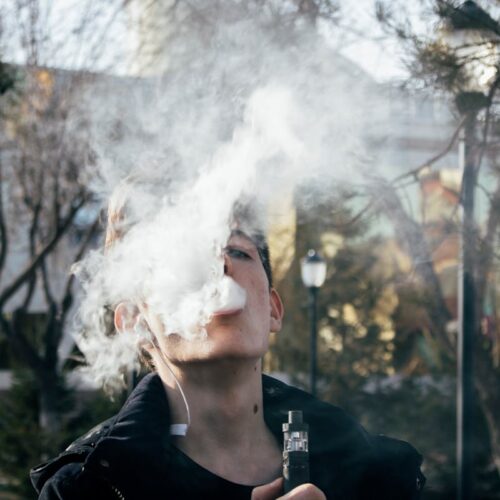 Travelling with Your Vape in Europe: Airline Rules, Country Bans and Customs Limits Explained
